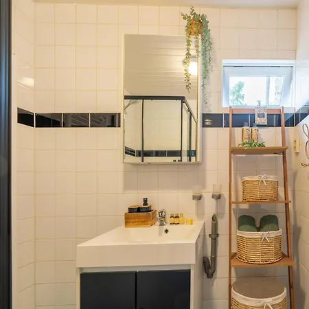 In Gelderland Near Woodlands, Cleaning Included *
