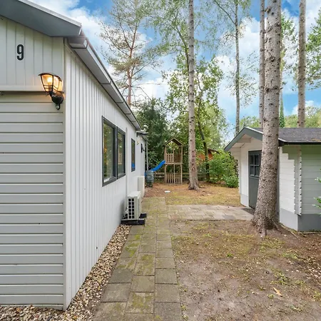 In Gelderland Near Woodlands, Cleaning Included *